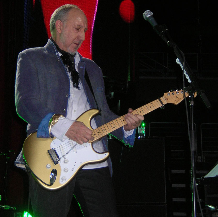 Pete with gold Fender